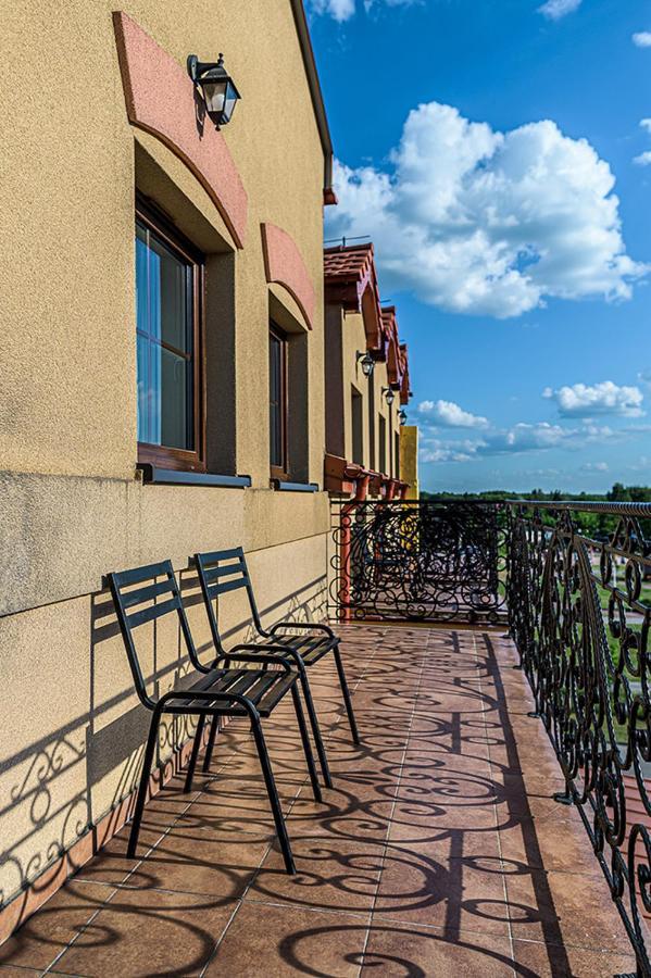 Hotel Stara Gorzelnia Licheń Kültér fotó