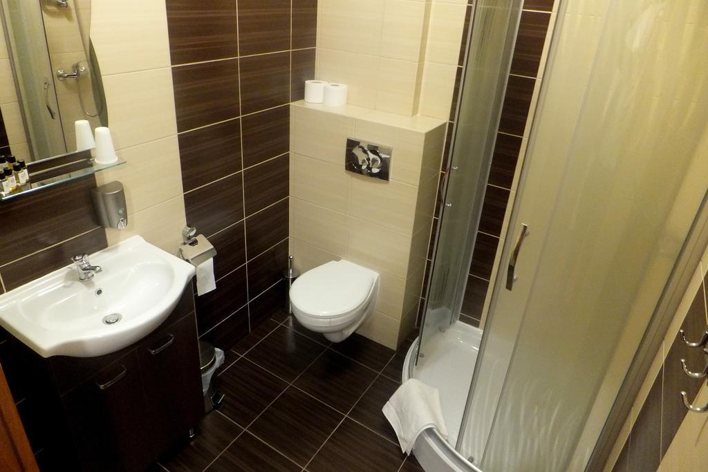 Hotel Stara Gorzelnia Licheń Szoba fotó