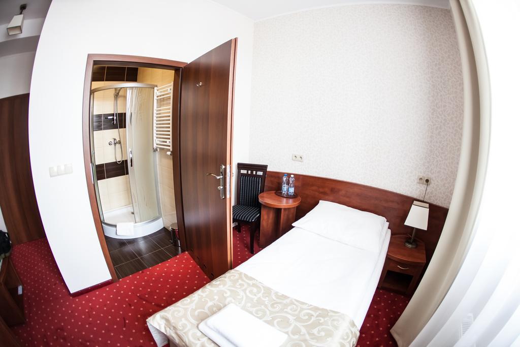 Hotel Stara Gorzelnia Licheń Szoba fotó